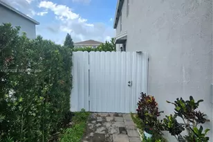13245 SW 271st Ter, Homestead, FL 33032 - Photo 2