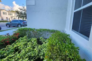 2693 SE 19th St, Homestead, FL 33035 - Photo 2