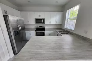2693 SE 19th St, Homestead, FL 33035 - Photo 6