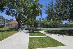8240 SW 210th St, Cutler Bay, FL 33189 - Photo 38