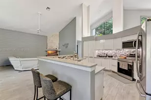 10325 NW 6th St, Coral Springs, FL 33071 - Photo 8