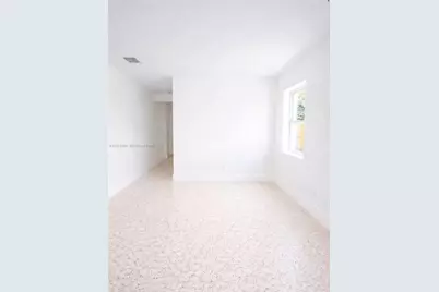 34 SE 1st Ave #B, Dania Beach, FL 33004 - Photo 4