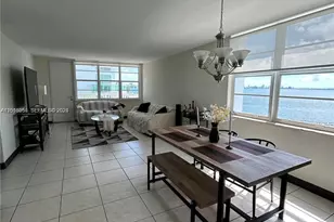2016 Bay Dr, Miami Beach, FL 33141 - Photo 4
