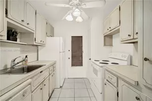 285 NE 191st St, Miami, FL 33179 - Photo 8