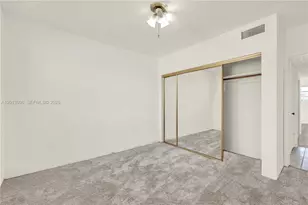 285 NE 191st St, Miami, FL 33179 - Photo 14
