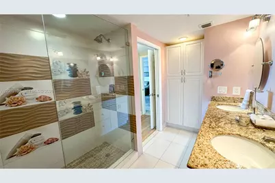 18100 N Bay Rd #1106, Sunny Isles Beach, FL 33160 - Photo 10