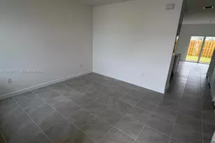 2643 SE 27th St, Homestead, FL 33035 - Photo 2