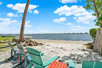 1516 S Lakeside Dr #105, Lake Worth, FL 33460 - Photo 2