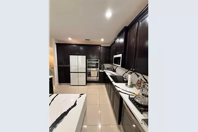 8640 NW 101st Pl, Doral, FL 33178 - Photo 12