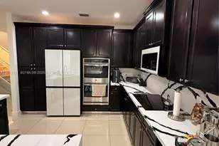 8640 NW 101st Pl, Doral, FL 33178 - Photo 12