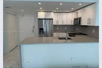 345 Ocean Dr #519, Miami Beach, FL 33139 - Photo 2