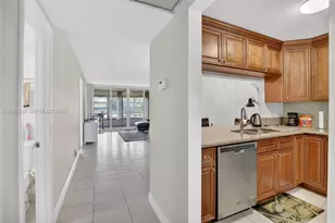 9330 Lagoon Pl, Davie, FL 33324 - Photo 6