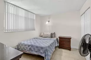 9330 Lagoon Pl, Davie, FL 33324 - Photo 24