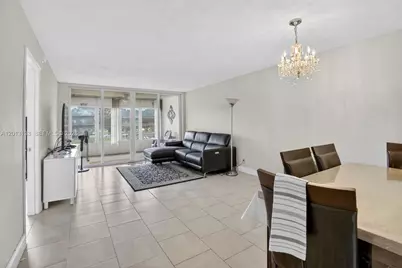 9330 Lagoon Pl #307, Davie, FL 33324 - Photo 10