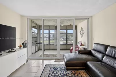 9330 Lagoon Pl #307, Davie, FL 33324 - Photo 16