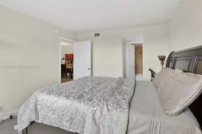 9330 Lagoon Pl #307, Davie, FL 33324 - Photo 20