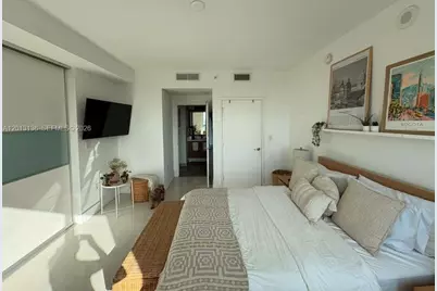 90 SW 3rd St #2106, Miami, FL 33130 - Photo 10