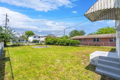 2121 NW 64th St, Miami, FL 33147 - Photo 22
