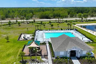 20340 Caroline Crk Pl, Lehigh Acres, FL 33974 - Photo 36
