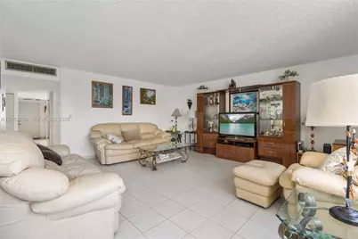 20401 NE 30th Ave #416-8, Aventura, FL 33180 - Photo 4
