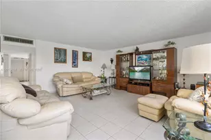 20401 NE 30th Ave, Aventura, FL 33180 - Photo 4