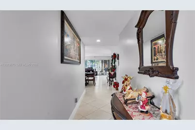 13000 SW 15th Ct #101U, Pembroke Pines, FL 33027 - Photo 2