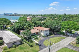 1450 NE 102nd St, Miami Shores, FL 33138 - Photo 26