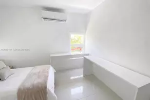 21335 NE 19th Ct, Miami, FL 33179 - Photo 24