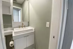 21335 NE 19th Ct, Miami, FL 33179 - Photo 26