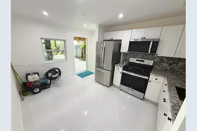 214 NE 108th #Back Unit, Miami, FL 33161 - Photo 4