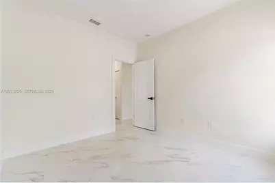 7978 NW 200th St, Hialeah, FL 33015 - Photo 24
