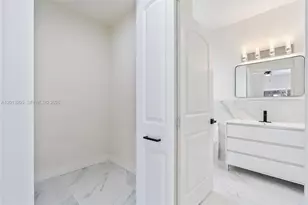 7978 NW 200th St, Hialeah, FL 33015 - Photo 18