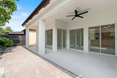 7978 NW 200th St, Hialeah, FL 33015 - Photo 30