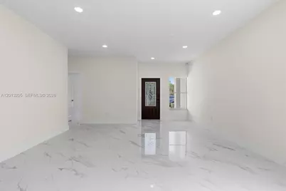 7978 NW 200th St, Hialeah, FL 33015 - Photo 14