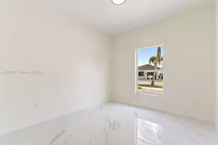 7978 NW 200th St, Hialeah, FL 33015 - Photo 22