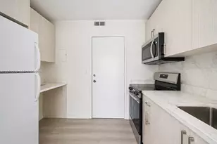 9800 W Bay Harbor Dr, Bay Harbor Islands, FL 33154 - Photo 6