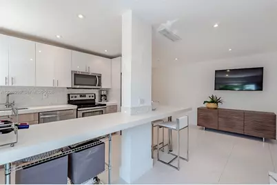 221 Meridian Ave #314, Miami Beach, FL 33139 - Photo 10
