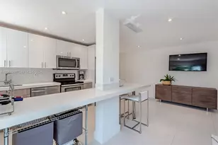 221 Meridian Ave, Miami Beach, FL 33139 - Photo 10