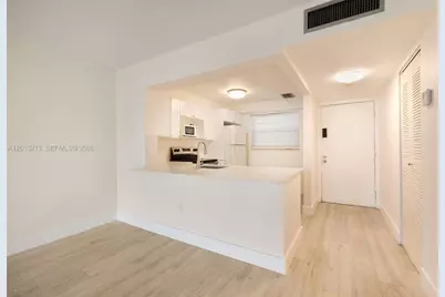 10825 SW 112th Ave #213, Miami, FL 33176 - Photo 4