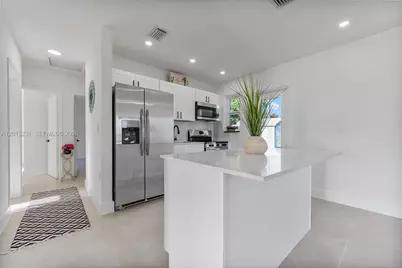 1044 NE 4th Ave, Homestead, FL 33030 - Photo 16