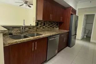 220 SW 116th Ave, Pembroke Pines, FL 33025 - Photo 4