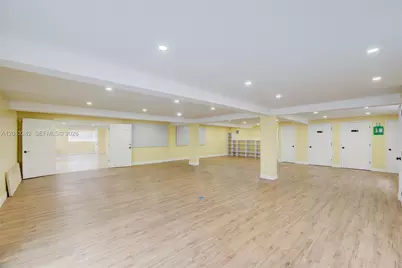 359 10th St, Lake Park, FL 33403 - Photo 32