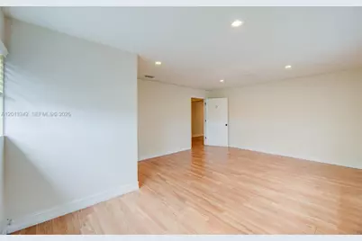 359 10th St, Lake Park, FL 33403 - Photo 12