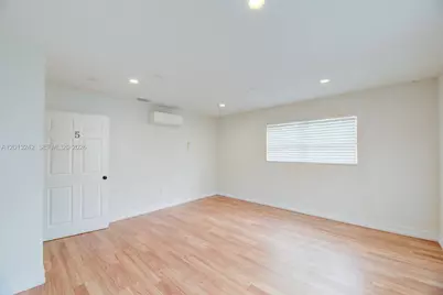 359 10th St, Lake Park, FL 33403 - Photo 22