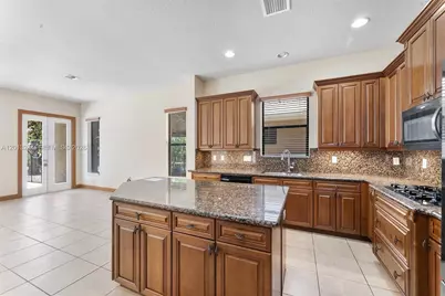 10364 Trianon Pl, Wellington, FL 33449 - Photo 18