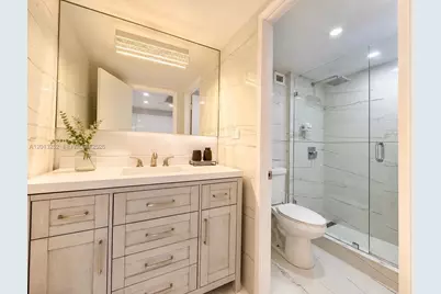 2301 Collins Ave #628, Miami Beach, FL 33139 - Photo 8