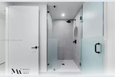 121 NE 5th Street #3200, Miami, FL 33132 - Photo 10