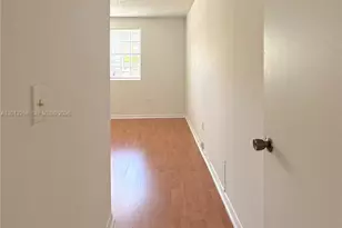 1281 SW 46th Ave, Pompano Beach, FL 33069 - Photo 14