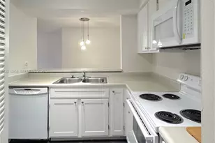 1281 SW 46th Ave, Pompano Beach, FL 33069 - Photo 10