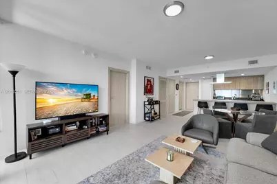 1000 Brickell Plaza #3610, Miami, FL 33131 - Photo 2